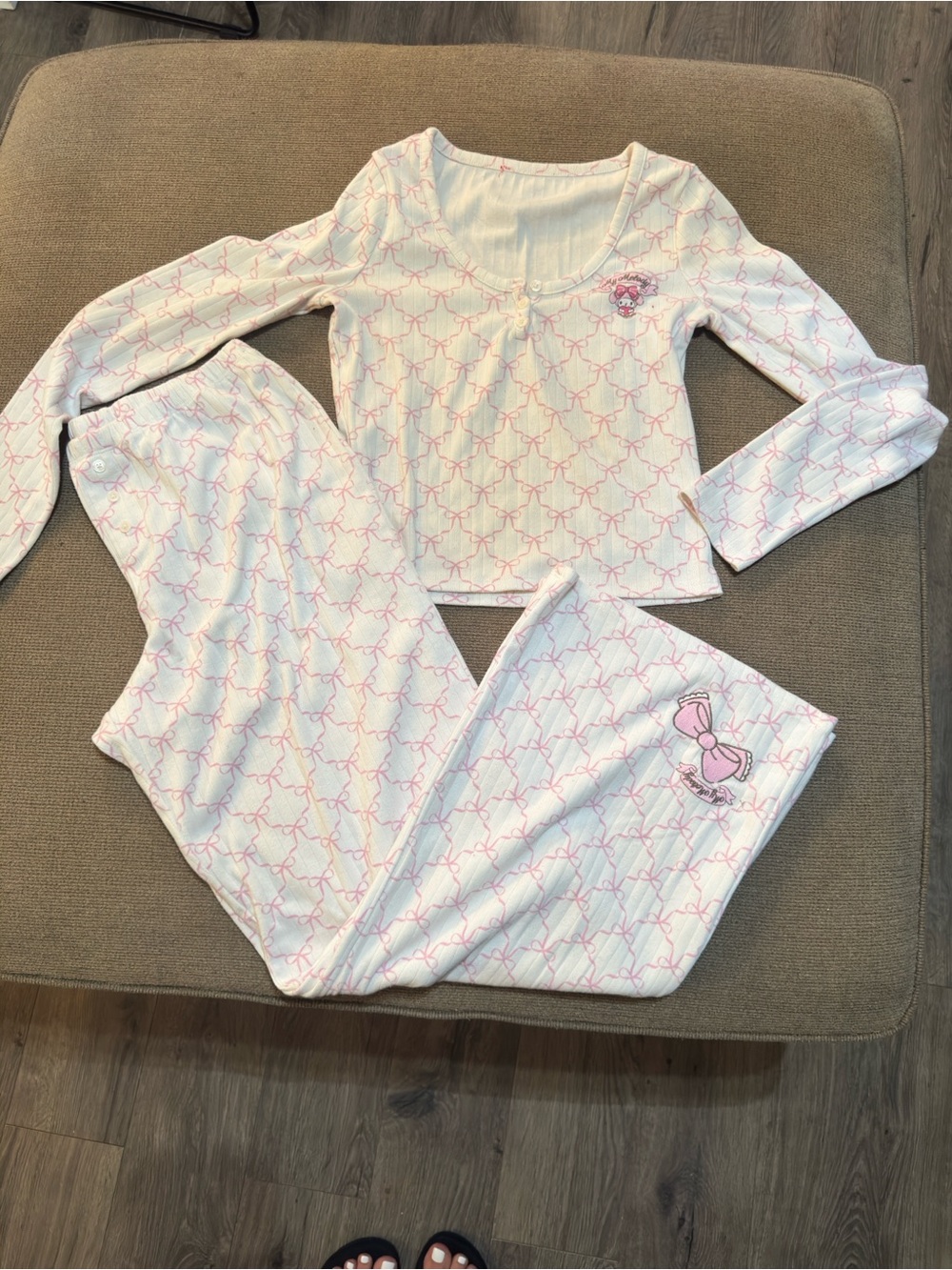 Forever 21 White and Pink Bow-Print Pajama Set